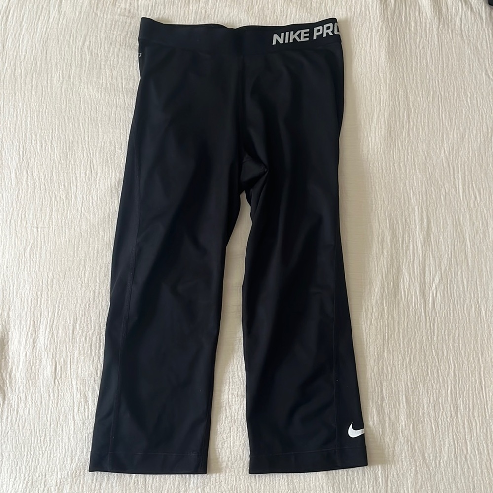 Nike women’s black leggings sz Small